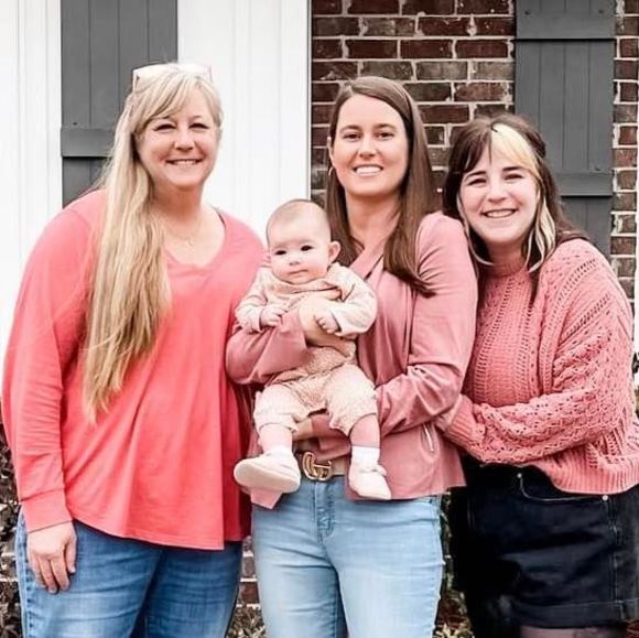 Meet your Posher, Lacy - Picture 1 of 1